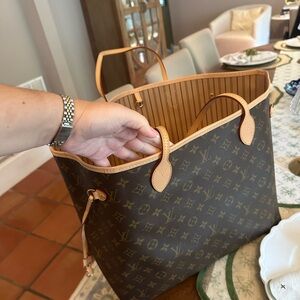 Louis Vuitton MM Neverfull